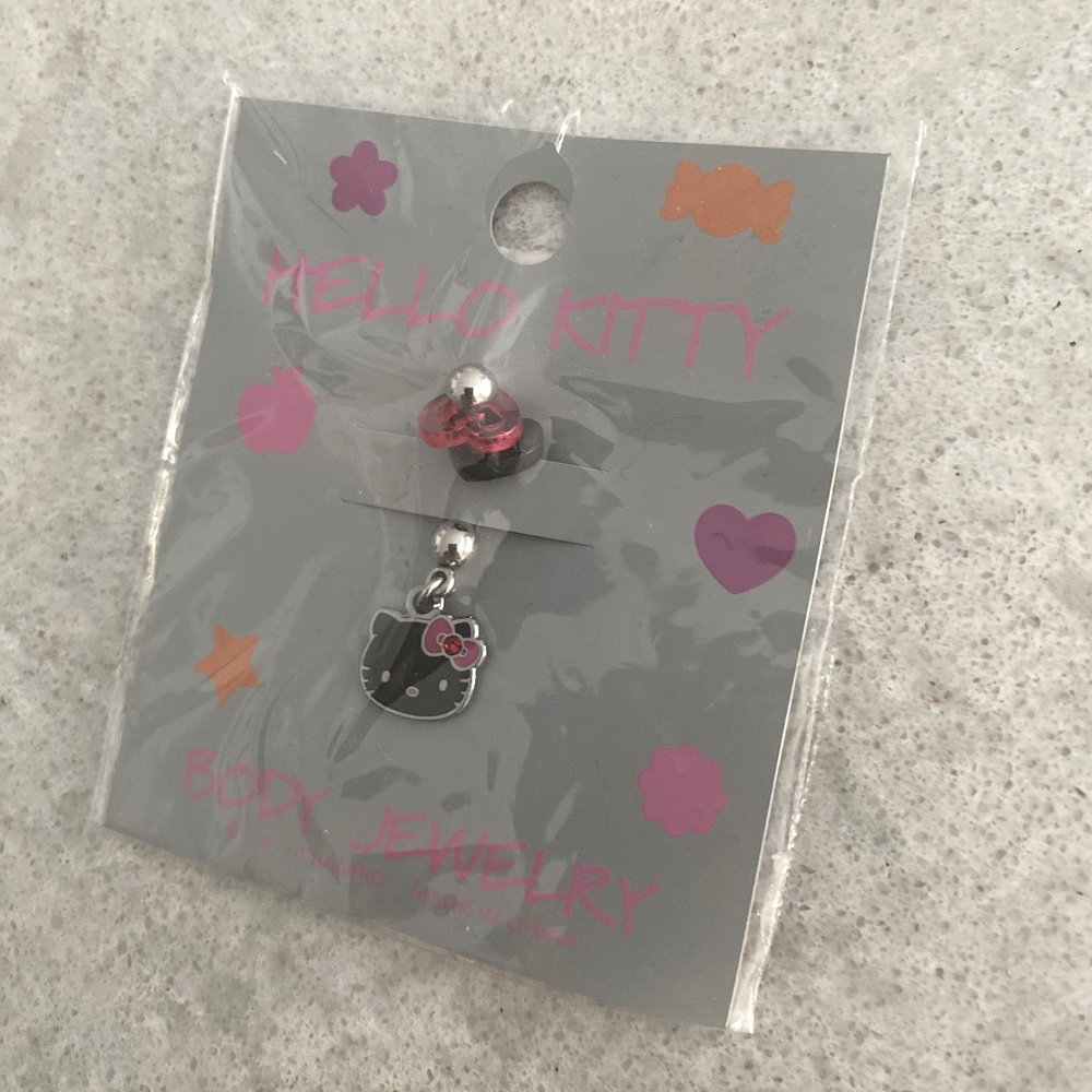 Hello Kitty Bellybutton Ring - Picture 2 of 2